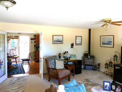 6637 Walker Frontage Rd, Fanny Bay, BC 