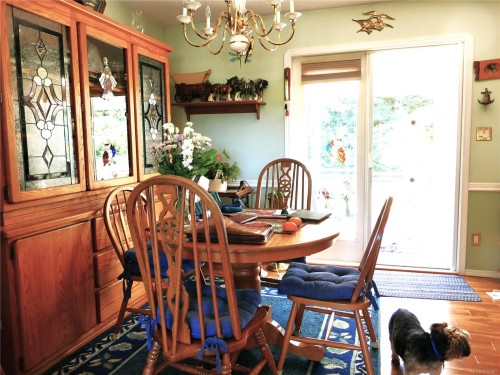 6637 Walker Frontage Rd, Fanny Bay, BC 