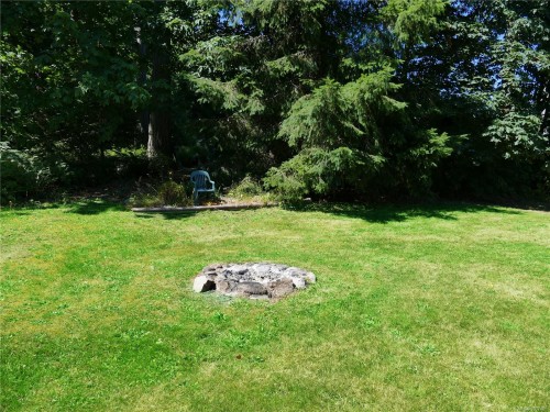 6637 Walker Frontage Rd, Fanny Bay, BC 