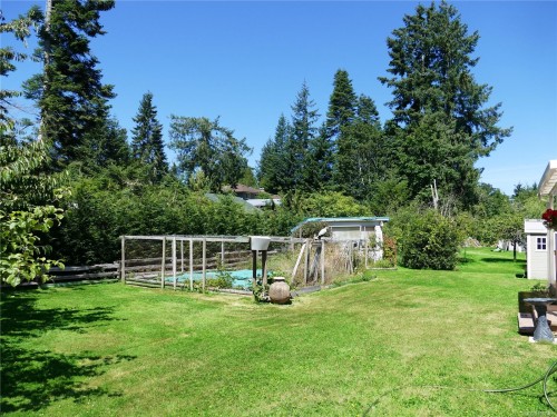 6637 Walker Frontage Rd, Fanny Bay, BC 