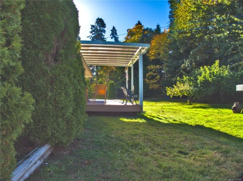 6637 Walker Frontage Rd, Fanny Bay, BC 