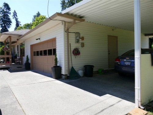 6637 Walker Frontage Rd, Fanny Bay, BC 