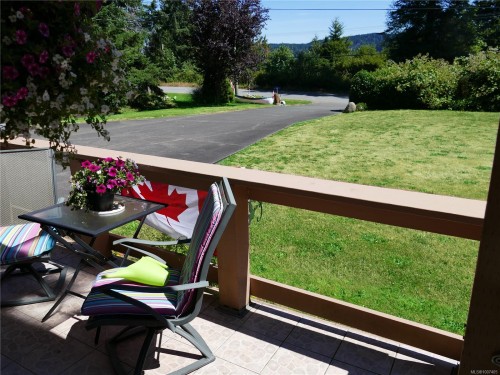 6637 Walker Frontage Rd, Fanny Bay, BC 