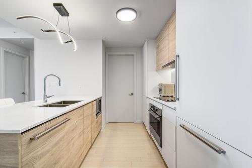 Kitchen - 715-605 Rue De L'Escale, Brossard, QC - Indoor Photo Showing Kitchen With Double Sink With Upgraded Kitchen