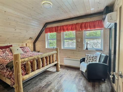 Chambre à coucher principale - 2225 Ch. De Grassy Narrow, Moffet, QC - Indoor Photo Showing Bedroom