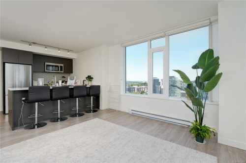 1702-845 Johnson St, Victoria, BC - Indoor Photo Showing Kitchen