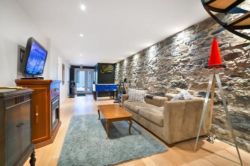 Salle familiale - 5283  - 5287 Rue Berri, Montréal (Le Plateau-Mont-Royal), QC 