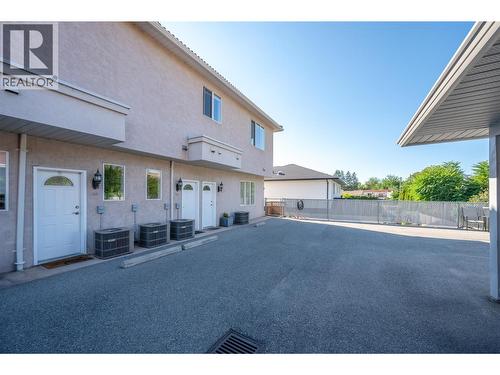 5820 89Th Street Unit# 301, Osoyoos, BC - Outdoor
