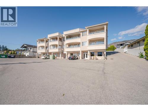 5820 89Th Street Unit# 301, Osoyoos, BC - Outdoor