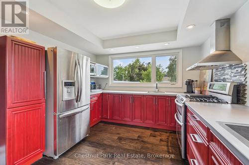16 Davies Crescent, Barrie (Grove East), ON - Indoor Photo Showing Kitchen