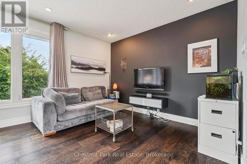 16 Davies Crescent, Barrie (Grove East), ON - Indoor Photo Showing Living Room
