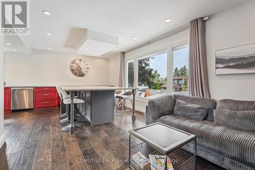 16 Davies Crescent, Barrie (Grove East), ON - Indoor Photo Showing Living Room