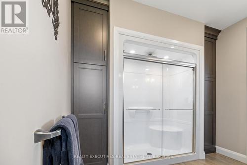13 Flett Street, Edwardsburgh/Cardinal, ON - Indoor Photo Showing Bathroom
