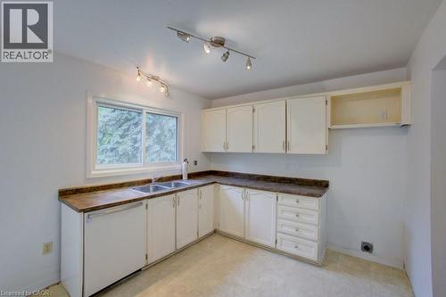 36 Fox Run, Barrie, ON - Indoor Photo Showing Kitchen With Double Sink