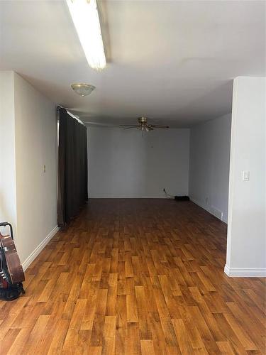 25 Machray Avenue W, Crystal City, MB - Indoor Photo Showing Other Room
