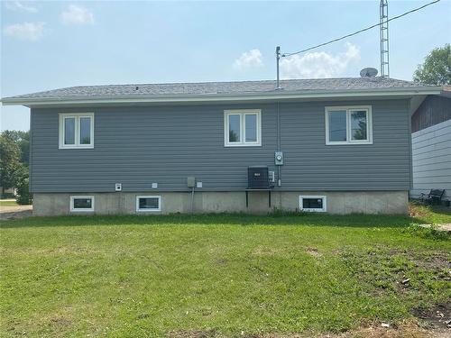 25 Machray Avenue W, Crystal City, MB - Outdoor