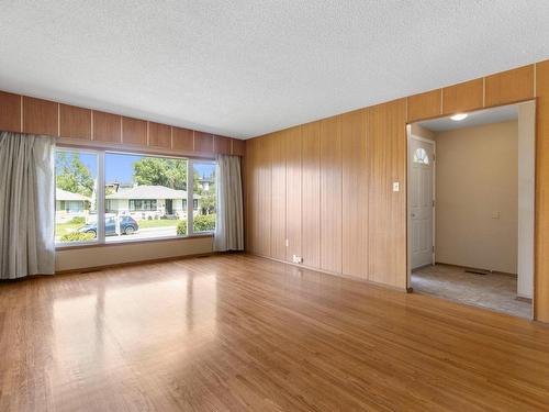 Calgary, AB - Indoor