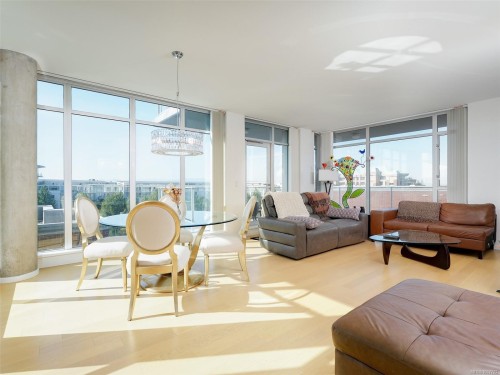 206-100 Saghalie Rd, Victoria, BC - Indoor Photo Showing Living Room