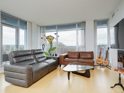 206-100 Saghalie Rd, Victoria, BC - Indoor Photo Showing Living Room