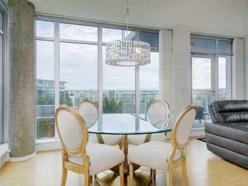 206-100 Saghalie Rd, Victoria, BC - Indoor Photo Showing Dining Room