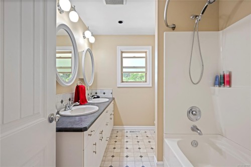 2120 Huddington Rd, Nanaimo, BC 