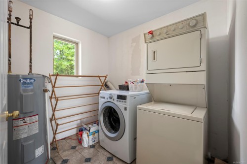 2120 Huddington Rd, Nanaimo, BC 