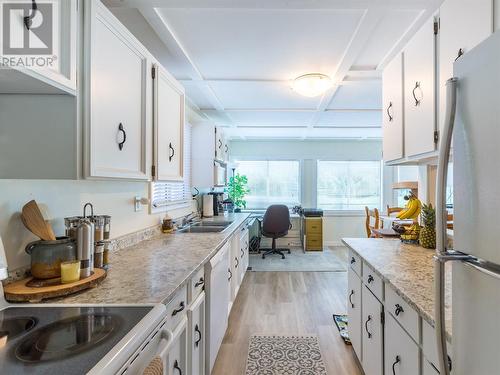 6342 6 Highway, Lavington, BC - Indoor Photo Showing Kitchen With Double Sink With Upgraded Kitchen