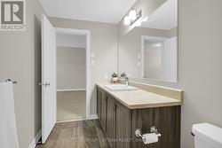 Full 4 piece bathroom located in the basement - 
