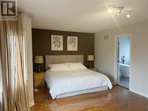2429 Whitehorn Drive, Burlington, ON - Indoor Photo Showing Bedroom