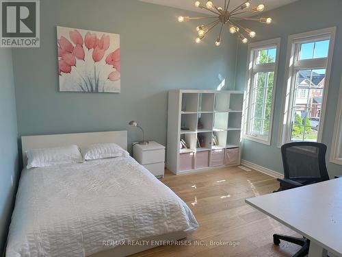 2429 Whitehorn Drive, Burlington, ON - Indoor Photo Showing Bedroom