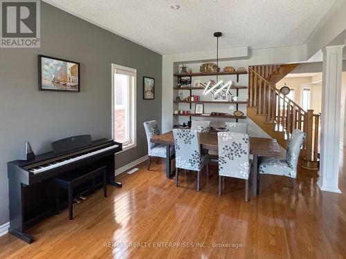 2429 Whitehorn Drive, Burlington, ON - Indoor Photo Showing Dining Room