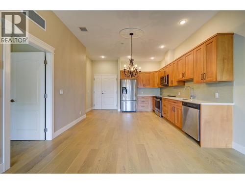 568 Lorne Street Unit# 102, Kamloops, BC - Indoor Photo Showing Kitchen With Stainless Steel Kitchen