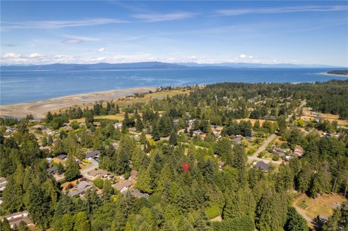 1271 Ganske Rd, Qualicum Beach, BC 
