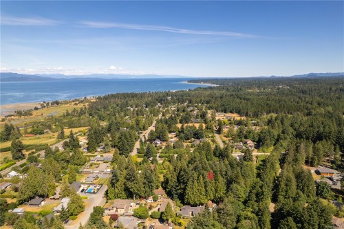 1271 Ganske Rd, Qualicum Beach, BC 