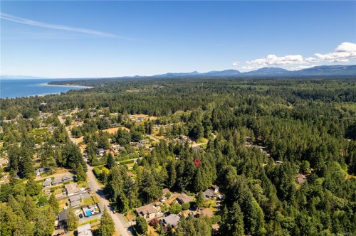 1271 Ganske Rd, Qualicum Beach, BC 