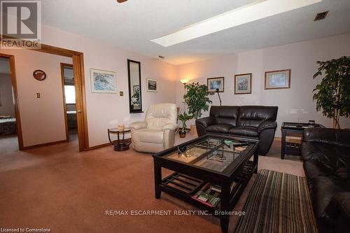 Office - 120 Parkdale Avenue N, Hamilton, ON - Indoor