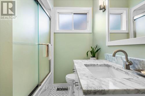 57 Kensington Crescent, Belleville (Belleville Ward), ON - Indoor Photo Showing Bathroom