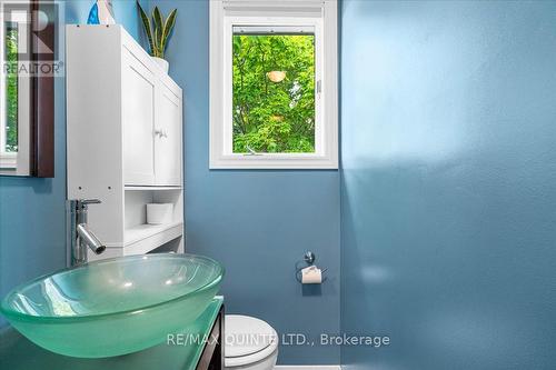 57 Kensington Crescent, Belleville (Belleville Ward), ON - Indoor Photo Showing Bathroom