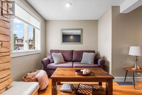 57 Kensington Crescent, Belleville (Belleville Ward), ON - Indoor Photo Showing Living Room