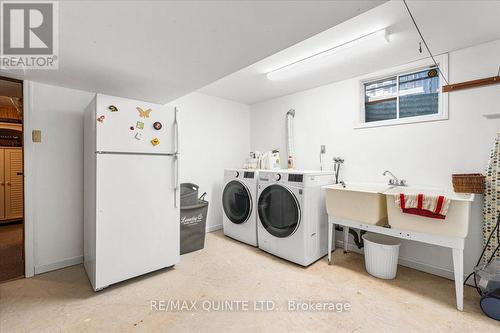 57 Kensington Crescent, Belleville (Belleville Ward), ON - Indoor Photo Showing Laundry Room