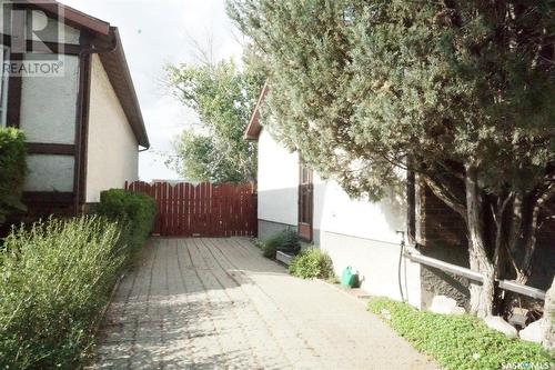 986 Garry Street N, Regina, SK - Outdoor