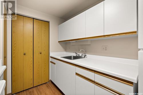 408 3225 13Th Avenue, Regina, SK - Indoor Photo Showing Kitchen