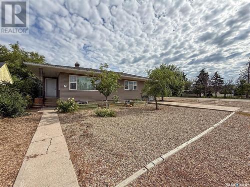 223 2Nd Avenue E, Frontier, SK - Outdoor