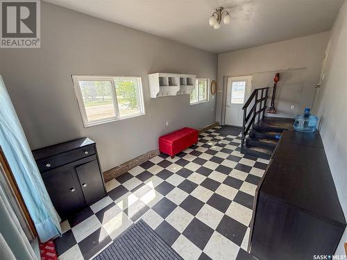 223 2Nd Avenue E, Frontier, SK - Indoor