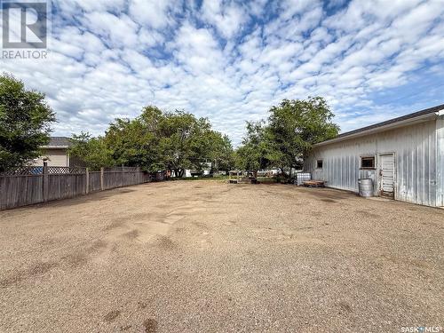 223 2Nd Avenue E, Frontier, SK - Outdoor