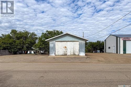 223 2Nd Avenue E, Frontier, SK - Outdoor