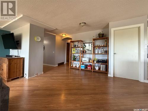 223 2Nd Avenue E, Frontier, SK - Indoor