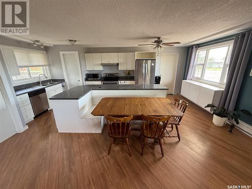 223 2Nd Avenue E, Frontier, SK - Indoor