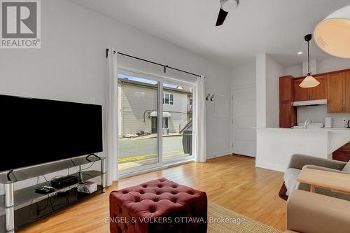 739 Principale Street, Casselman, ON - Indoor Photo Showing Living Room