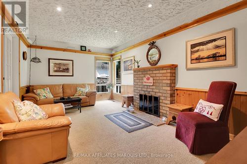 1626 Grant Avenue, Cornwall, ON - Indoor Photo Showing Living Room With Fireplace